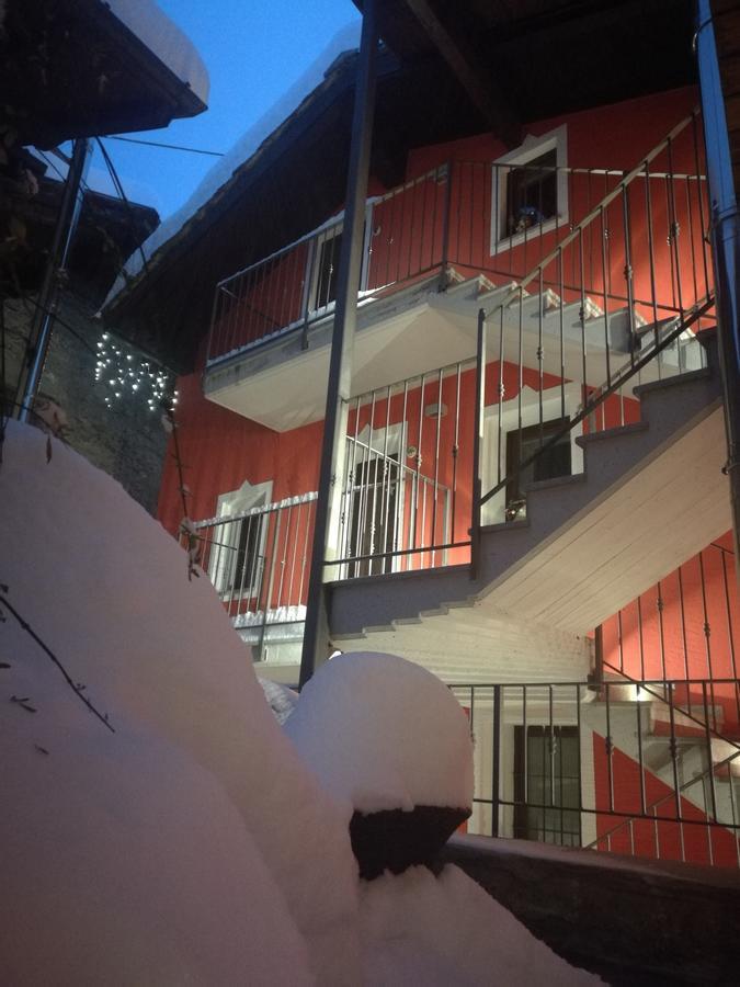 B&B La Maison D' Amelie Camere E Appartamenti Fénis Exterior foto